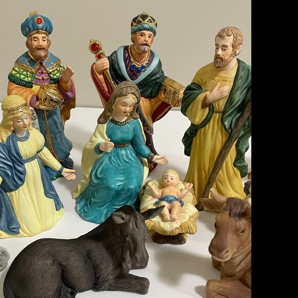 13 Piece Christmas Holiday Holy Nativity Set Ceramic Porcelain - Picture 3 of 11